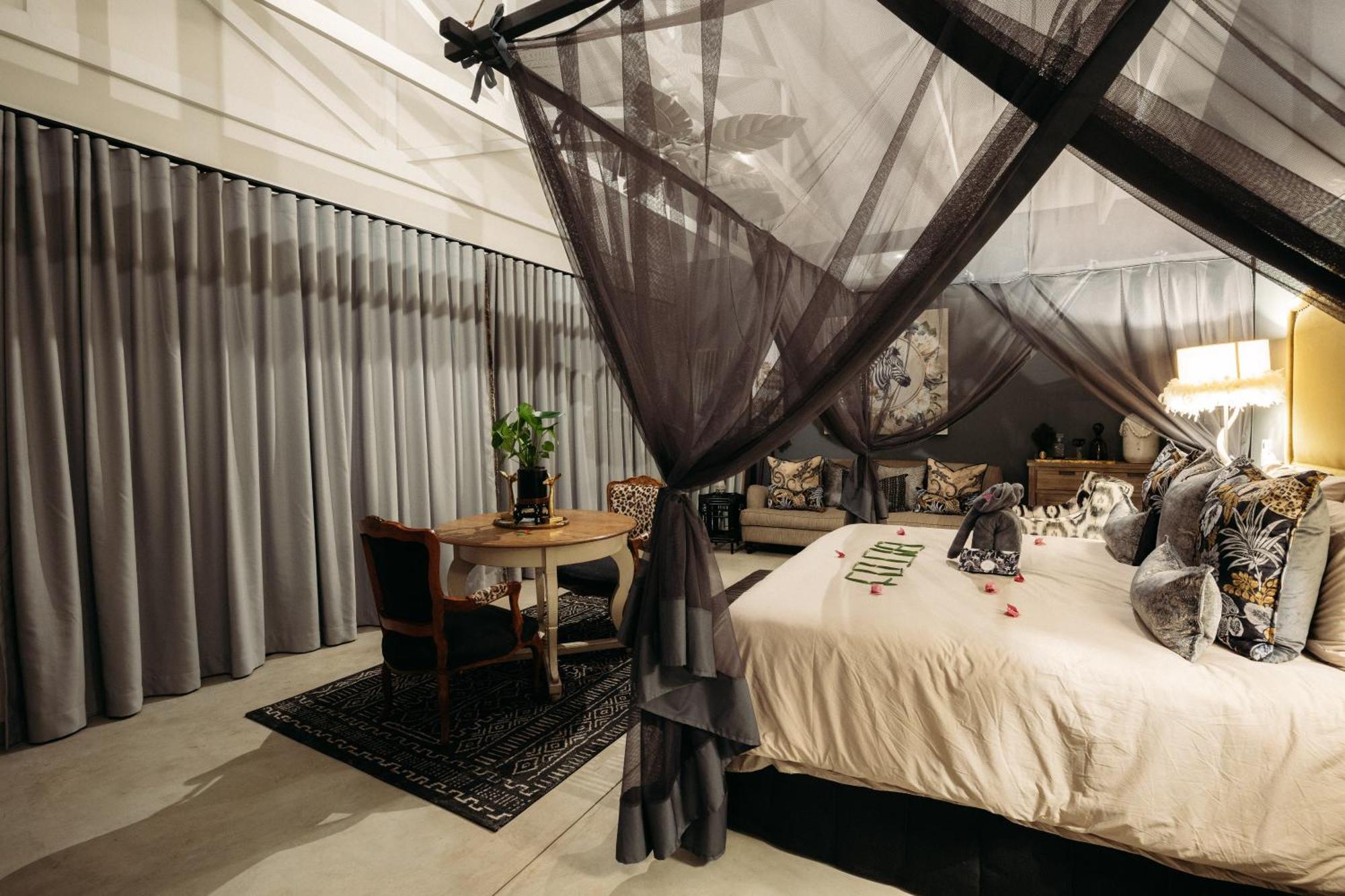 Safari Moon Luxury Bush Lodge 호에드스프뤼트 외부 사진