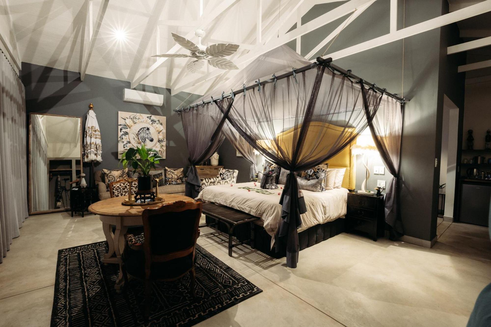 Safari Moon Luxury Bush Lodge 호에드스프뤼트 외부 사진